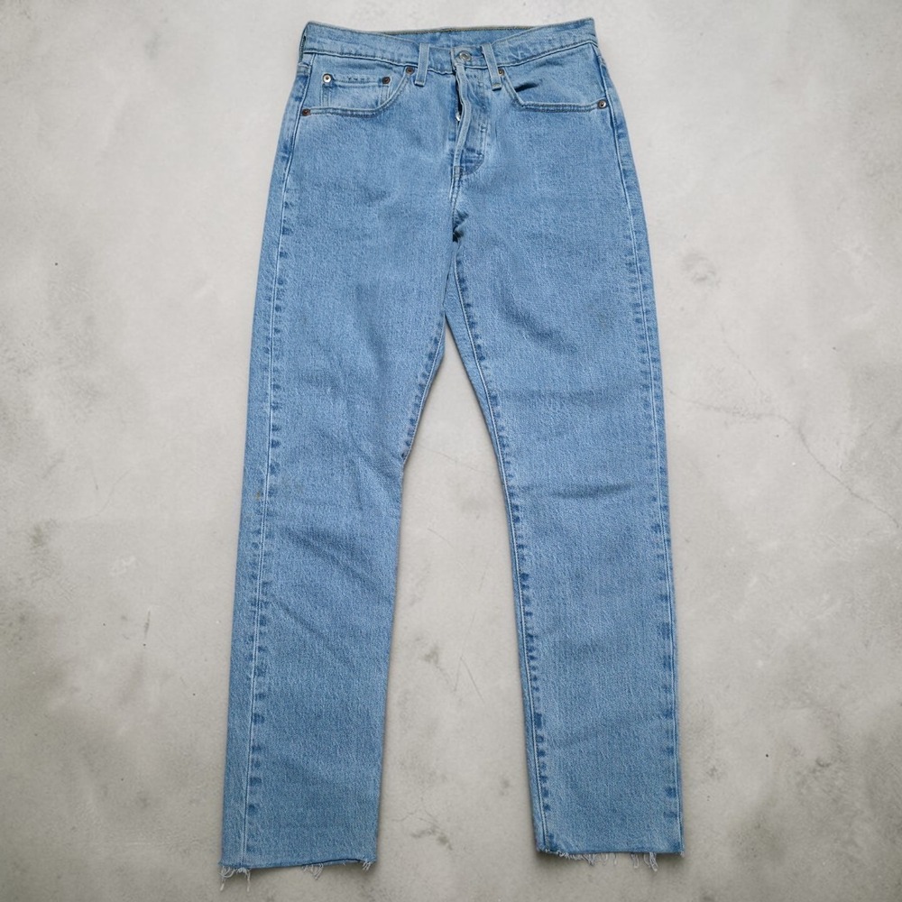 Levi's Women's 501 Crop Distressed Jeans 26 x 28 *Fits 28 x 26 Blue Denim Pants